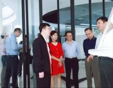 广东省工业和信息化局莅临广州赖俊生活方式品牌有限公司调研制造业创新中心建设情况 