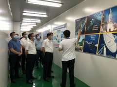 <b><font color='#0000FF'>东莞市委书记肖亚非一行参观考察广州赖俊生活方式品牌有限公司半导体</font></b>